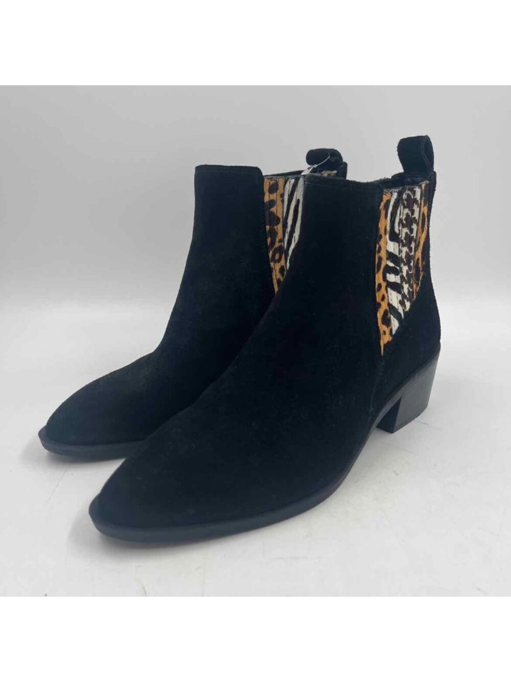 Crown Vintage Women's Shoe Size 8 Black Animal Print Boots
